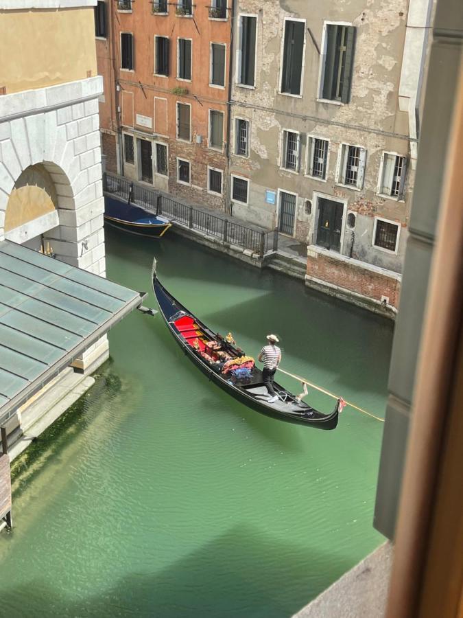 Casanova Fenice - Canal View Венеция Екстериор снимка